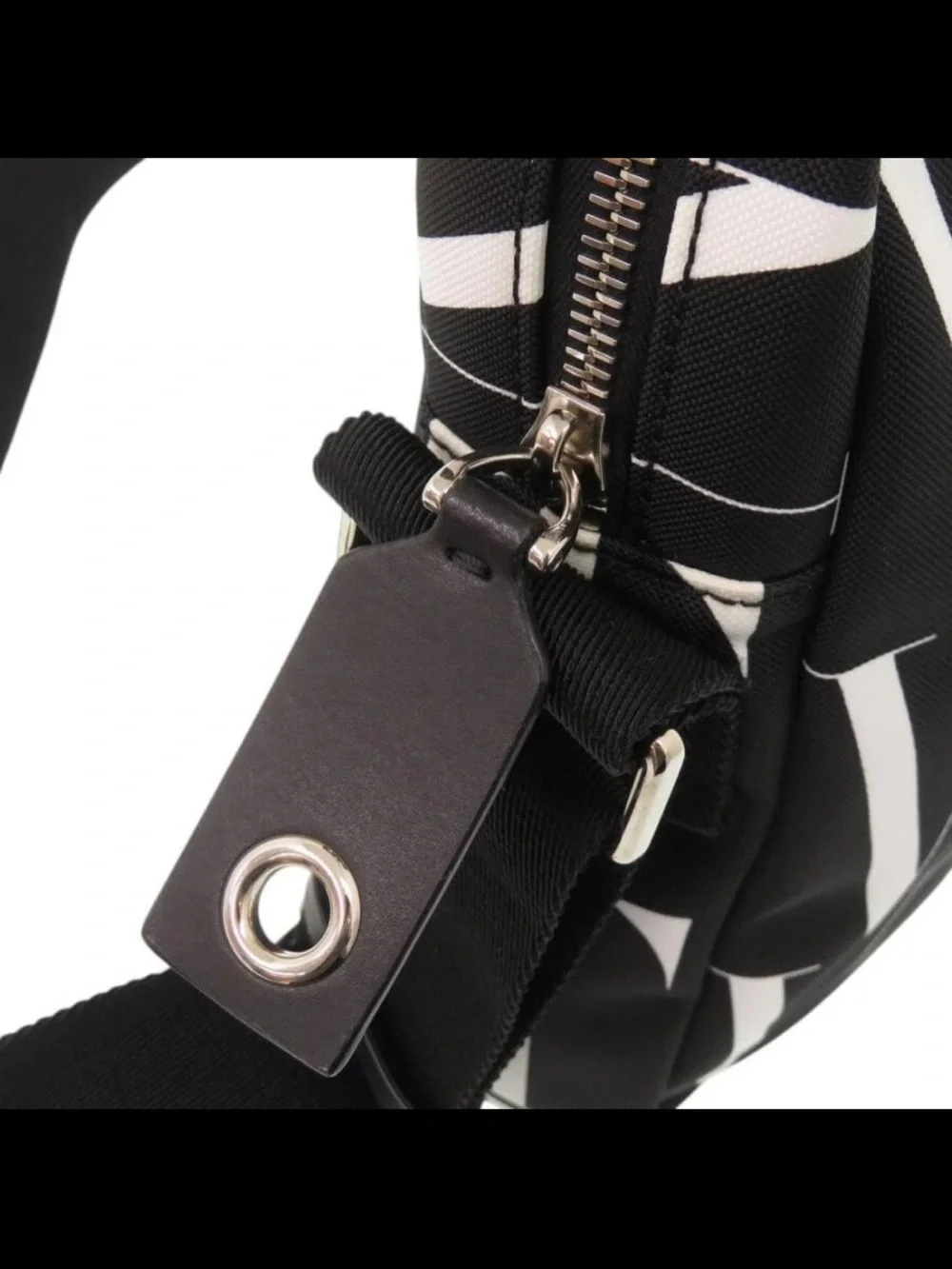 Valentino Garavani bold valentino